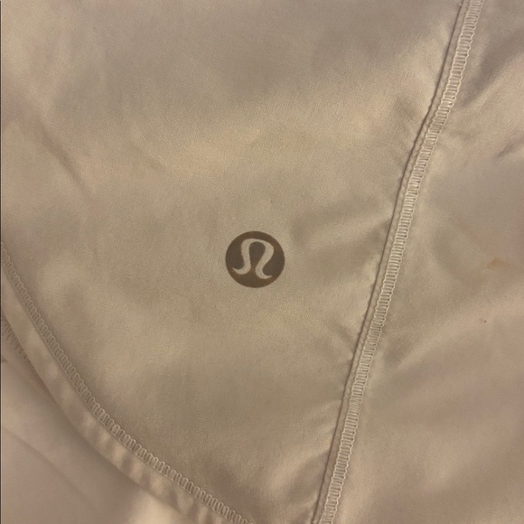 White lululemon shorts size 4 - Picture 3 of 6
